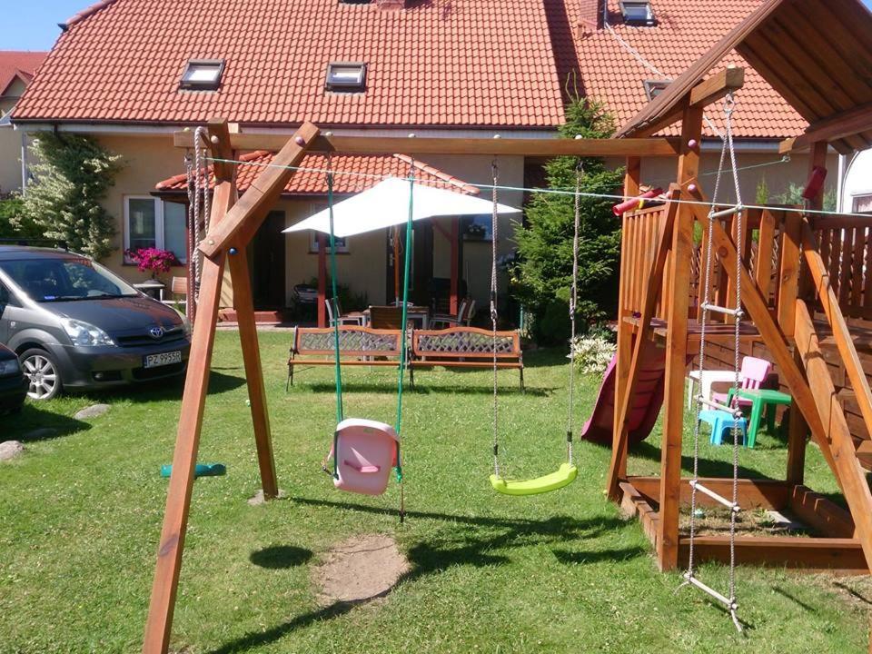 Dom Goscinny Kavera Dziwnowek Exterior photo